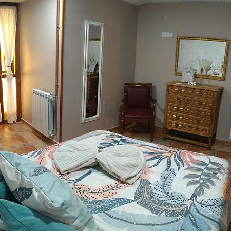 Mikaela Planta Baja-Con Patio Apartman El Burgo De Osma Kültér fotó